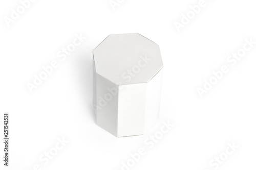 blanck geometric box © Guillermo