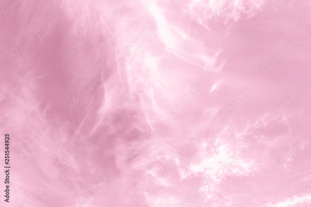 Fototapeta premium Różowe niebo z chmurami cirro cumulus. Wygląda jak marmurowa tekstura