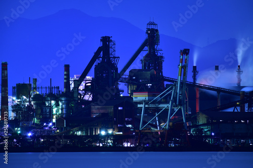 北九州工業地帯のプラント夜景