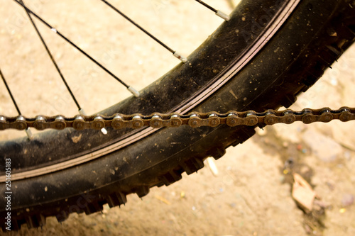 bicycle wheel,old,vintage,macro,dusty,dirty,chain.