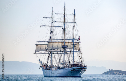 norwegian three mast drill ship