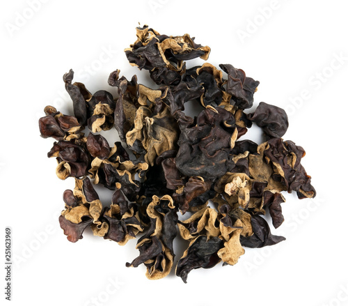 dried black fungus