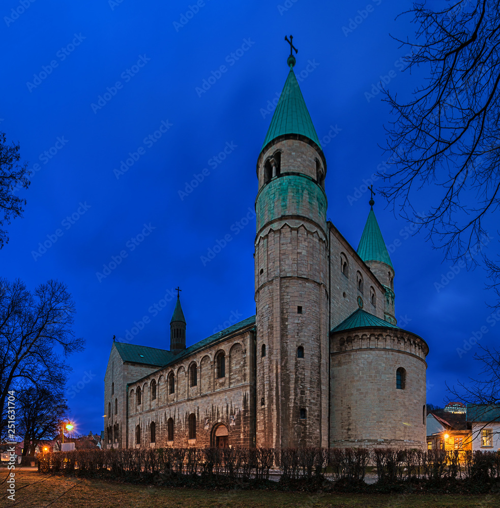 Stiftskirche Gernrode zur blauen Stunde
