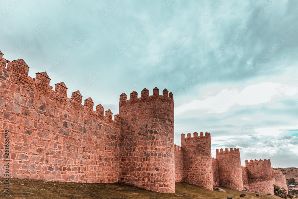 Φωτογραφία Walls of the historic city of Avila,at the blue hour, in Spain