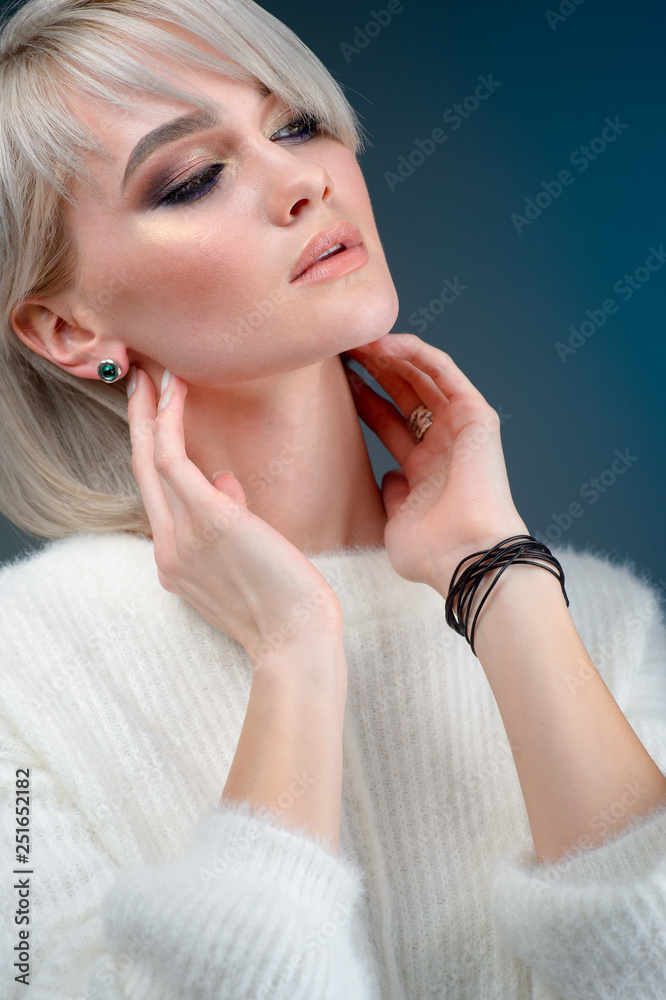 Obraz premium portrait of Fashion model with nice makeup and romantic hairstyle