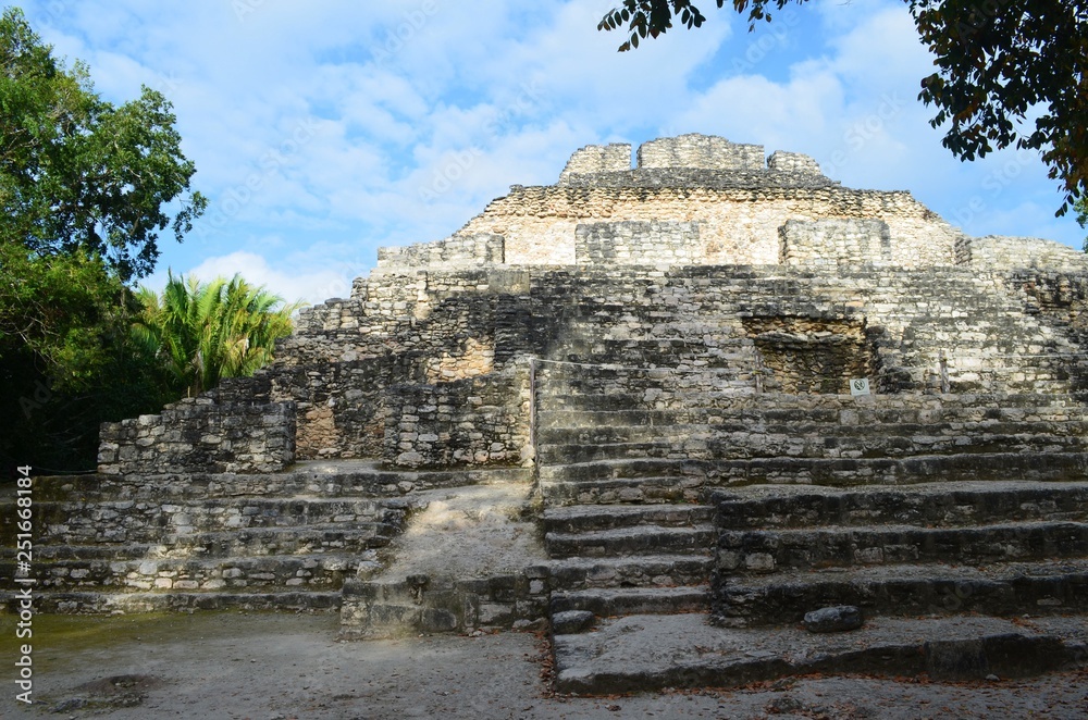 mayan ruins of chacchoben