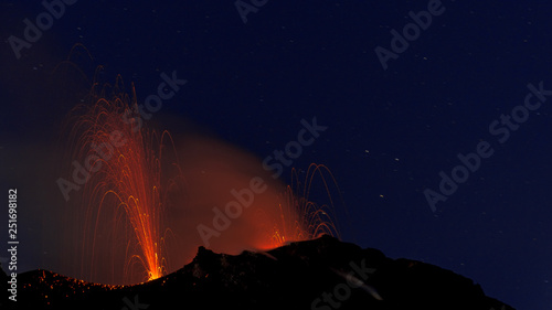Ausbruch des Stromboli, Vulkanausbruch auf den Äolischen Inseln