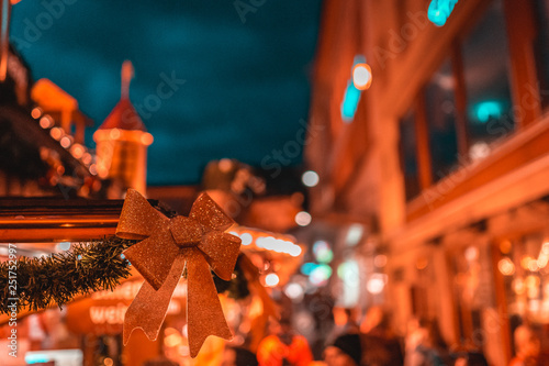 Schleife am Weihnachtsmarkt Würzburg photo