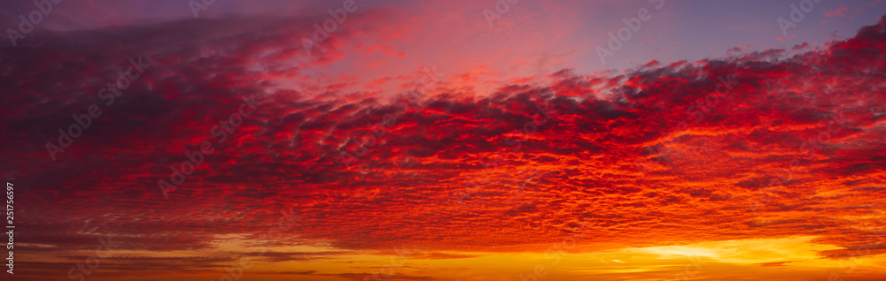 Fototapeta premium Dramatic, fiery sky at sunset - Panorama in high resolution