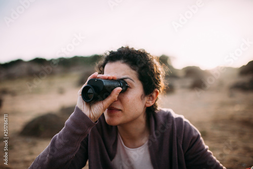 Foto Girl with Monocular