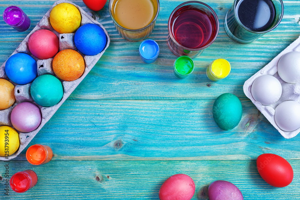 Obraz premium Painting and Decorating Easter Eggs