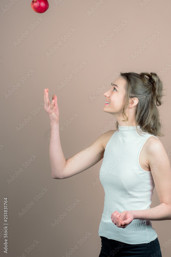 Fototapeta premium girl with an apple