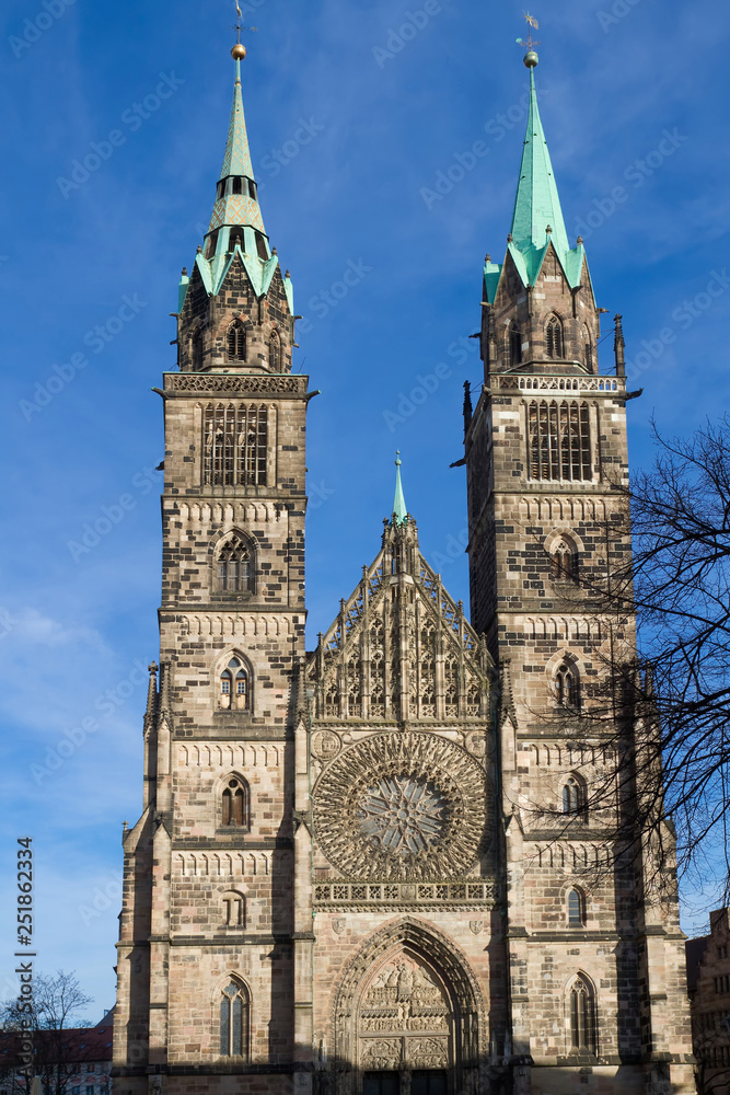 Fototapeta premium Lorenzkirche in Nürnberg
