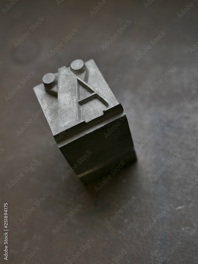 Ä, Buchstabe Ä, Bleiletter, Lettern, Buchdruck, Alphabeth, Druck,  Druckerei, Drucken, Gutenberg, Johannes Gutenberg, Schwarze Kunst,  Typographie, Großbuchstabe, Vokal, Konsonant, Majuskeln, Versalien Stock  Photo | Adobe Stock