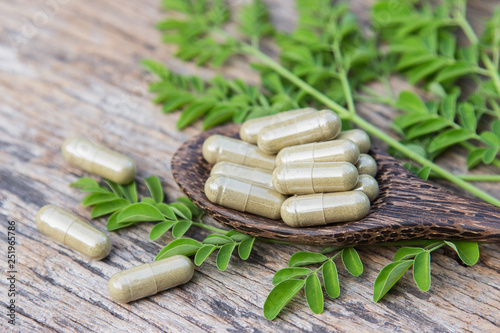 Herbal powder medicine in capsules for healthy eating 