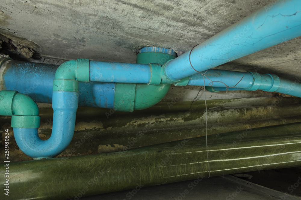 Sewer in the pipes of condominium ,No standard,No good design ,Causing water leakage Sewer in the pipes of condominium ,No standard,No good design ,Causing water leakage