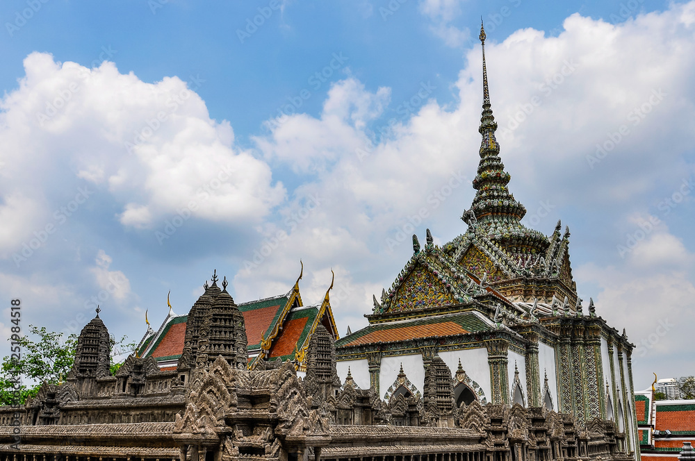 Fototapeta premium Emerald Temple in Grand Palace, Bangkok, Thailand