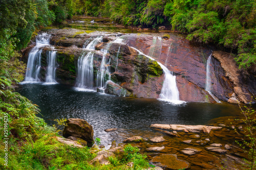 Fototapeta Naklejka Na Ścianę i Meble -  Coal Creek Falls, New Zealand