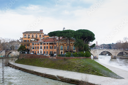 Εκτύπωση καμβά Tiberina is a small island located on the Tiber River in Rome, Italy