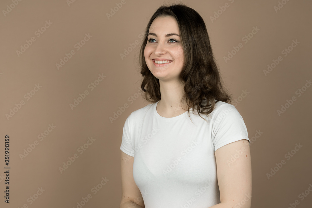 girl with an apple