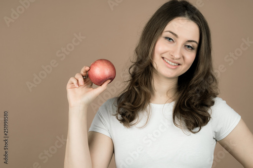 girl with an apple