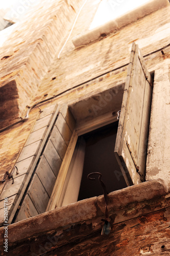 Window Venice © PhotoLL
