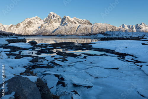 Winterlandschaft auf den Lofoten, Norwegen