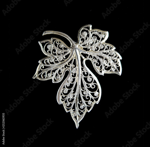 Εκτύπωση καμβά Vintage filigree silver brooch Grape leaf