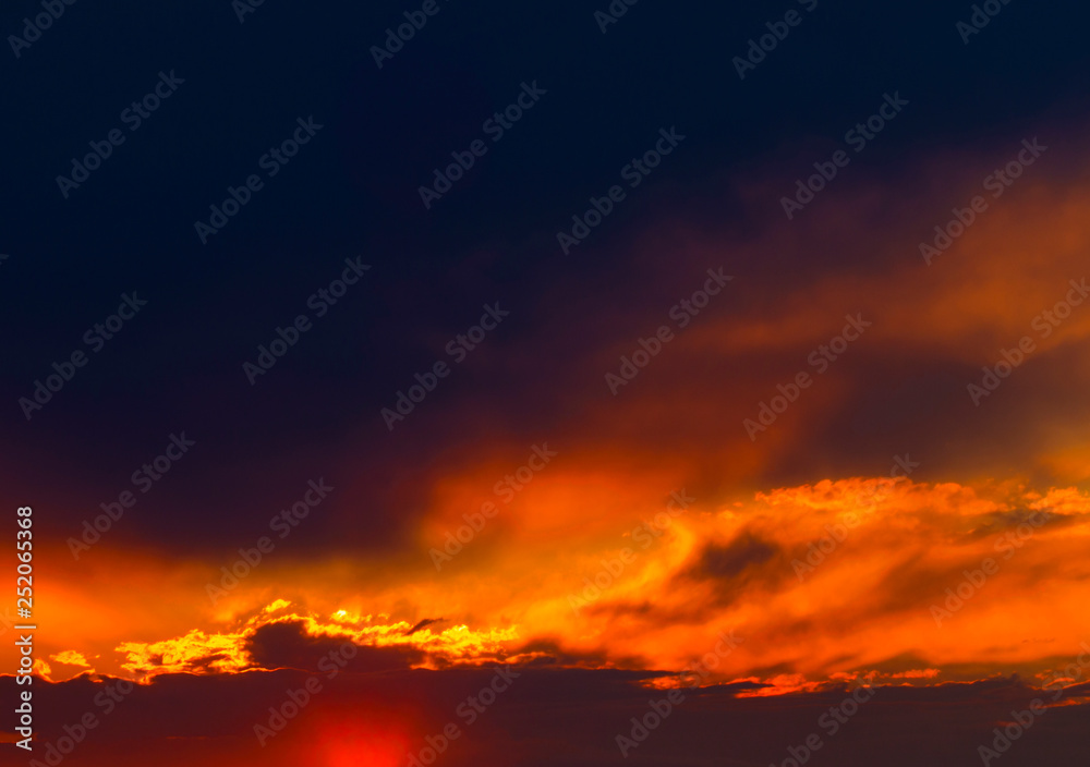 Fototapeta premium Beautiful sunset with dramatic clouds on the sky