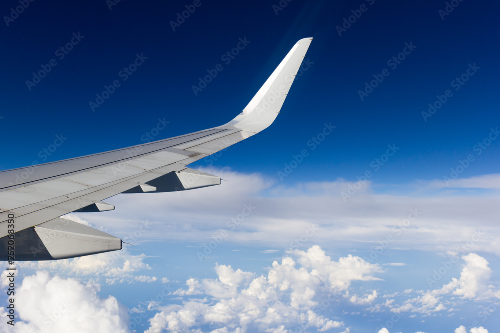 Obraz premium flying above the clouds 