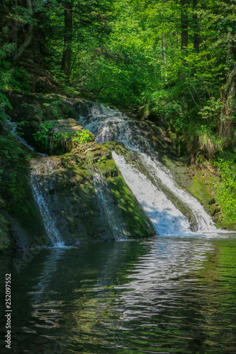 Fototapeta Naklejka Na Ścianę i Meble -  mountain streams