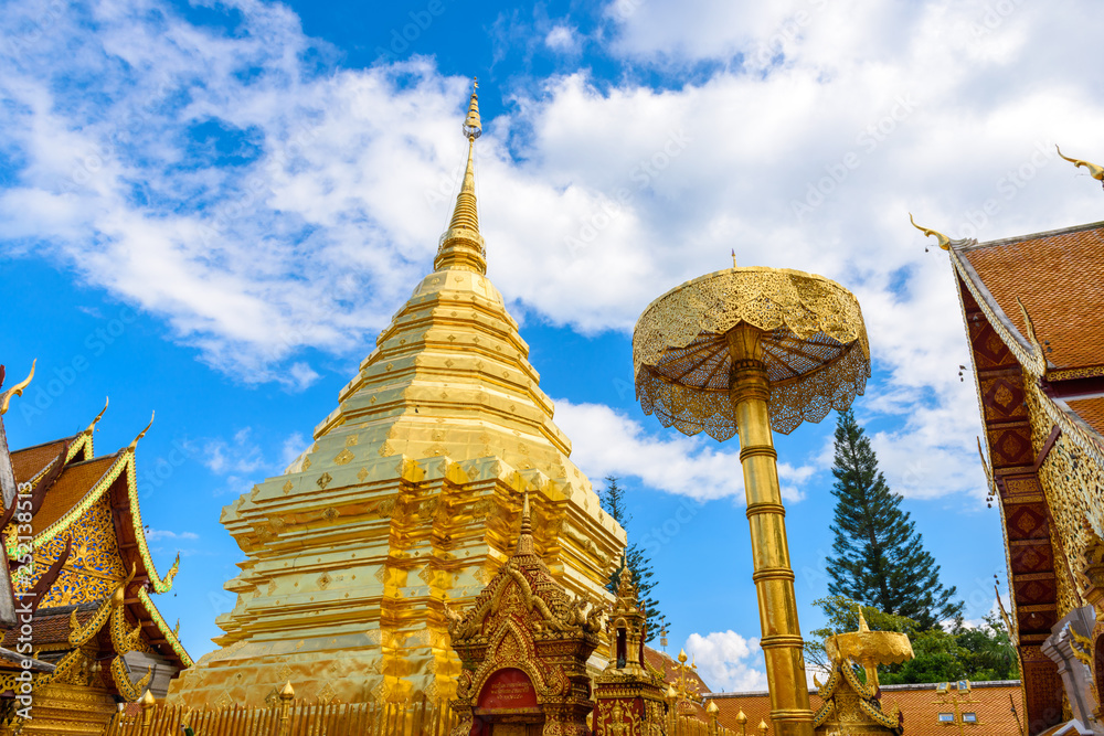 Fototapeta premium Golden pagoda at Phra That Doi Suthep Temple at Doi Suthep mountain in Chiang Mai, Thailand.