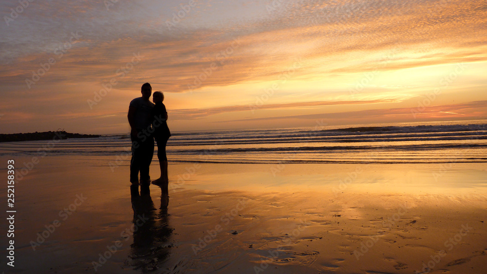 Naklejka premium love in a dawn