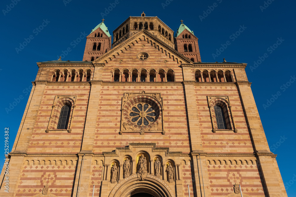 Fassade des Doms zu Speyer