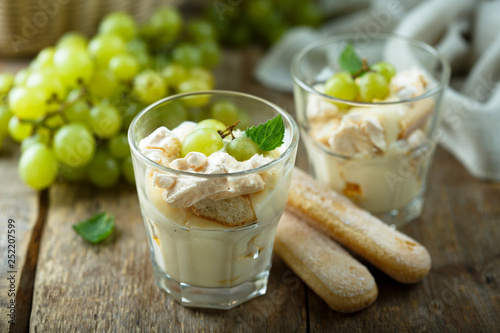 Bild auf Leinwand White grape trifle dessert or tiramisu