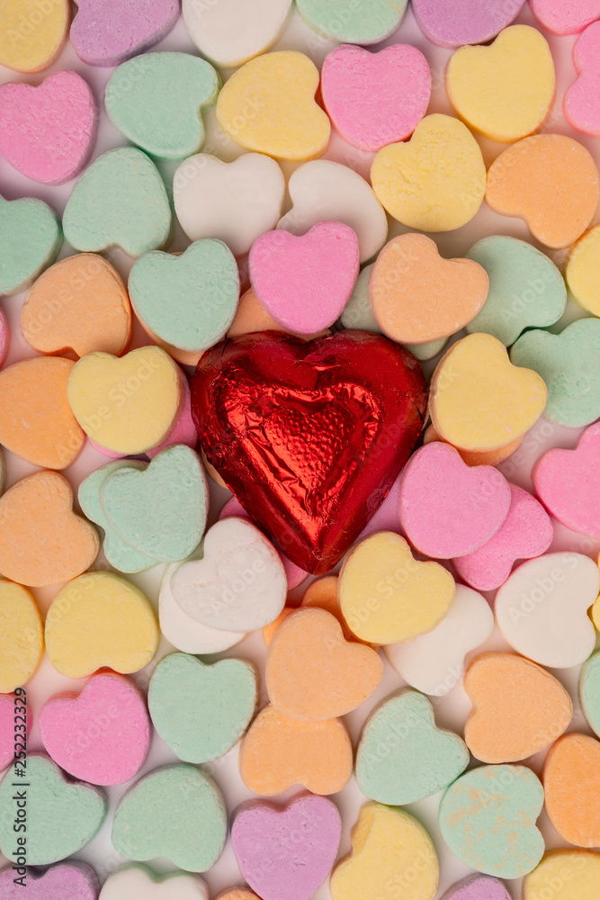 Fototapeta premium Chocolate Heart with Little Candy Hearts