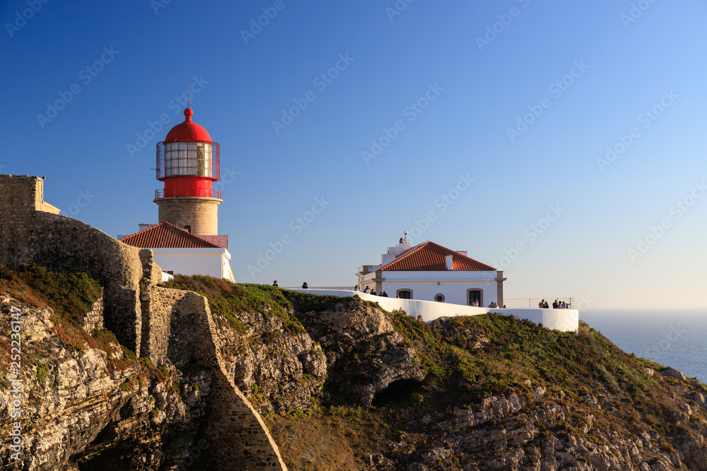 faro di Cabo de San Vicente - Algarve (Portogallo) faro di Cabo de San Vicente - Algarve (Portogallo)