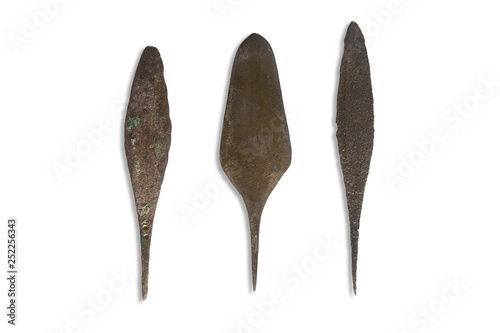 Fototapet 3 primitive metal arrowheads Palmela type