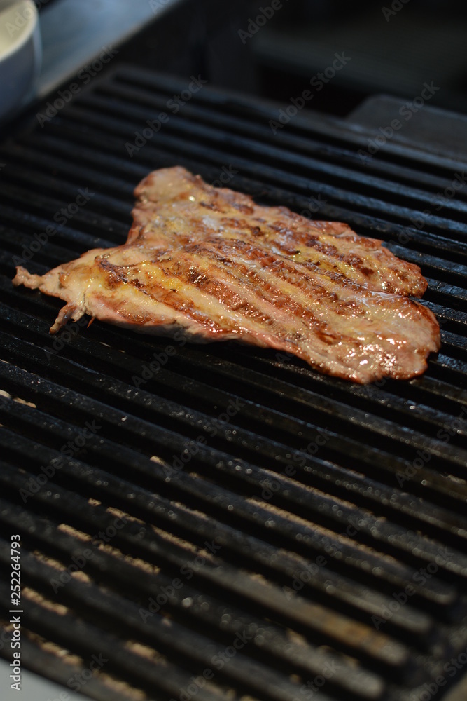 braai, cook, barbeque, smoke, roast, cooking, summer, barbecue, dark, grilled, dinner, food, tenderloin, meat, charcoal, flame, grid, outdoors, meal, fork, glowing, hot, gas, flavoring, nutrition, gri