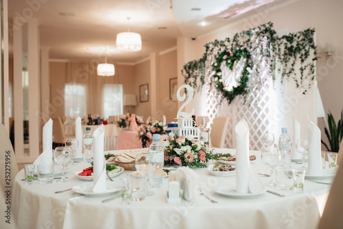 Banquet hall for weddings with decorative elements