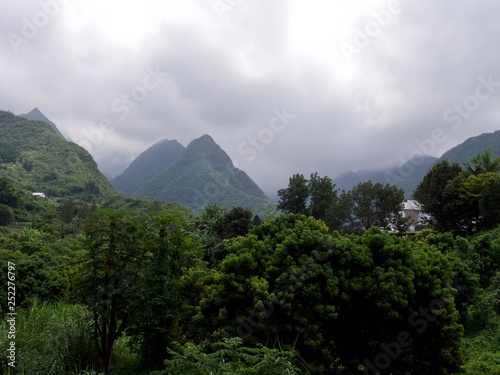 Ente-Deux, vue du village créole , Le Dimitile, La Réunion