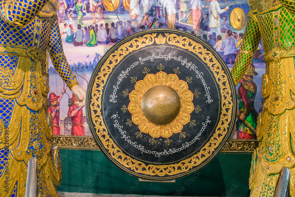 Fototapeta premium Templo do buda reclinado em Yangon, Myanmar.