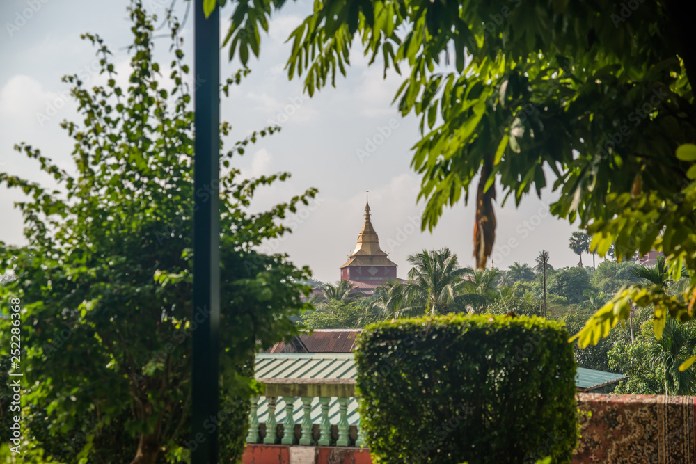 Obraz premium Templo budista em Yangon, Myanmar.