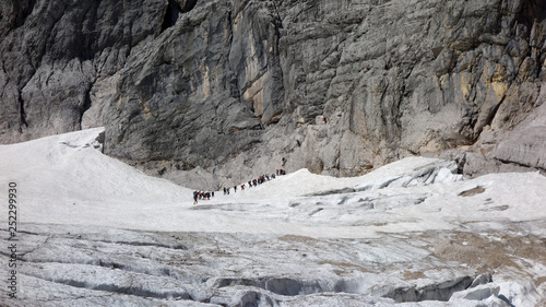 Wanderung auf die Zugspitze, über das Höllentalklamm mit Gletscher (Höllenthalerferner) und Klettersteig