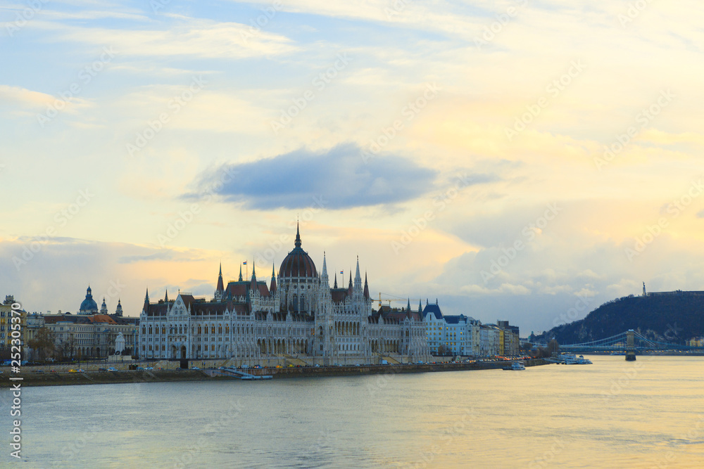 Obraz premium Hungary, Budapest Parliament view from Danube river