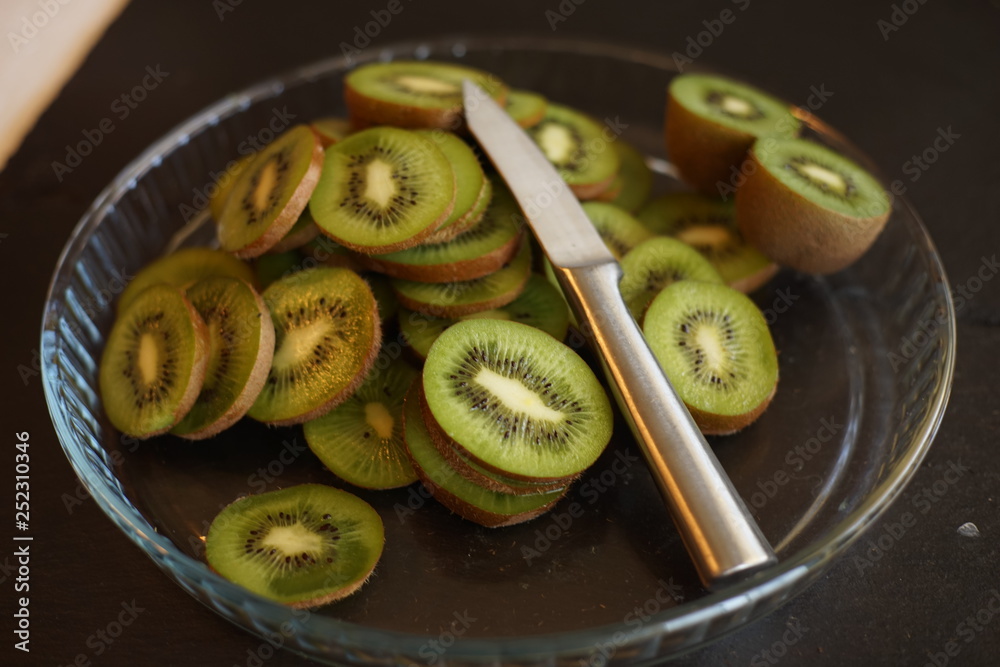 Kiwi schneiden