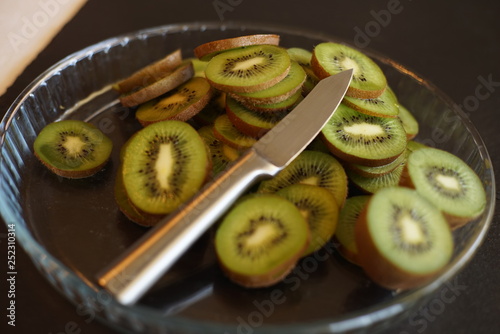 Kiwi schneiden