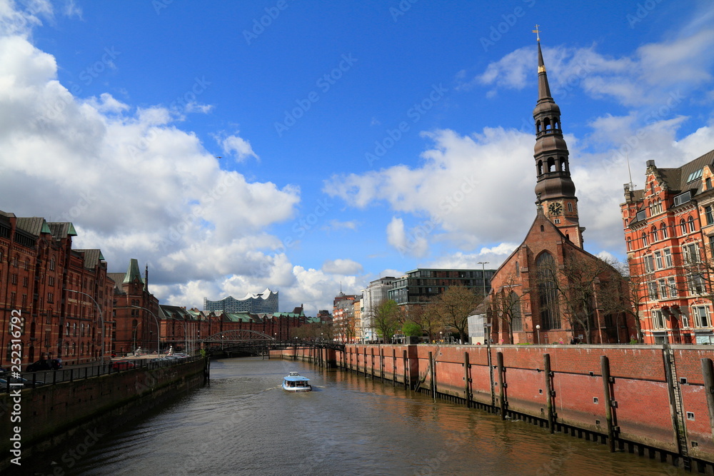 Fototapeta premium Historic St. Catherine's Church