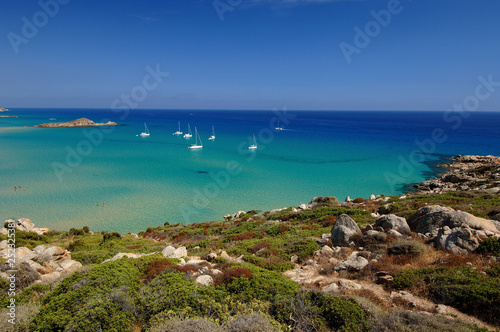 Barche all ancora in Costa del Sud in Sardegna  Porto Campana con l isola di Su Giudeu