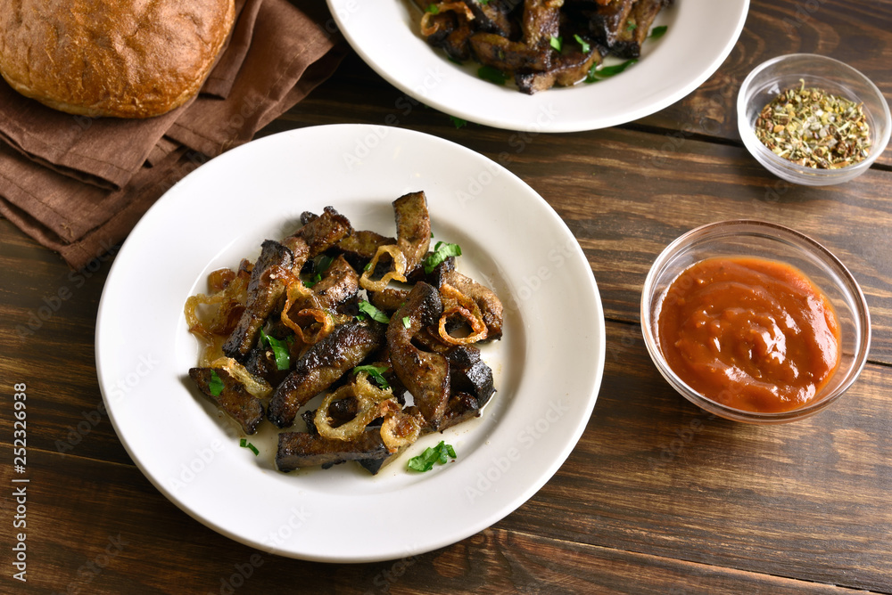 Roasted beef liver with onion Roasted beef liver with onion